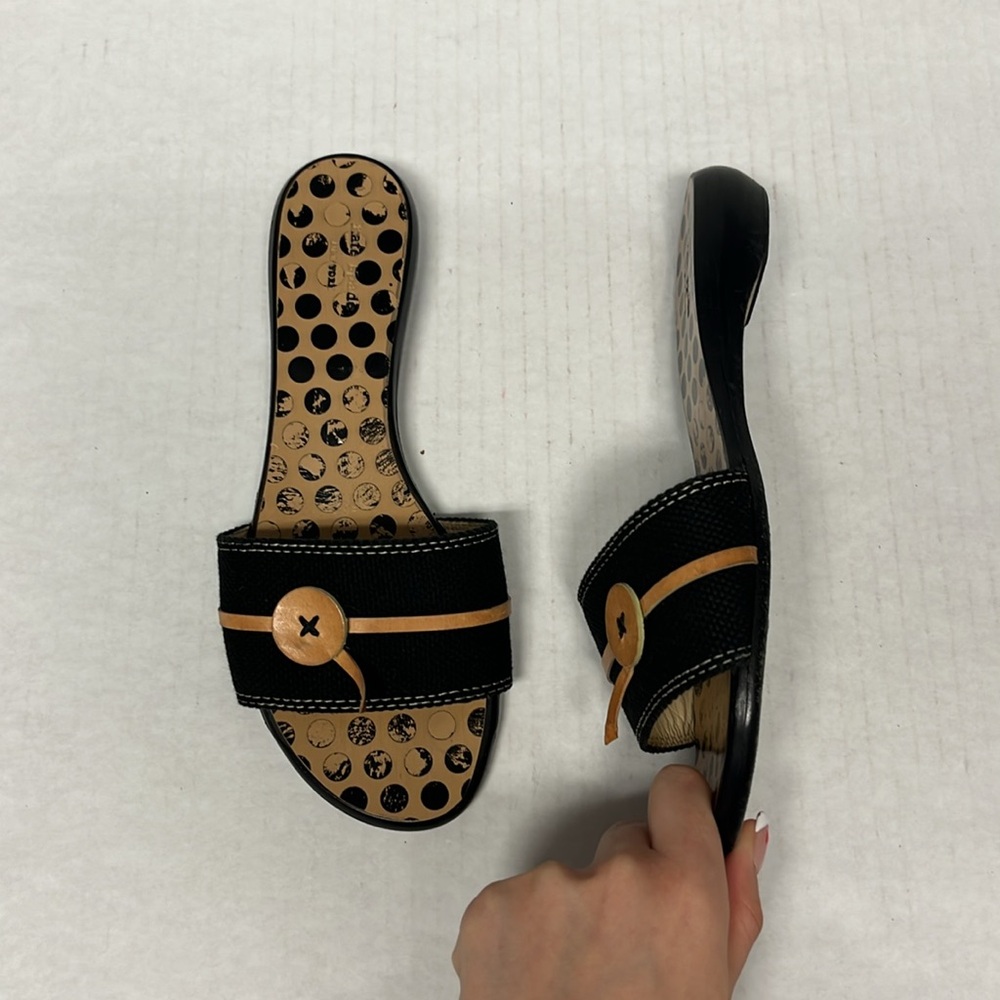 Kate spade black & tan Toby polka dot button detail slide leather sandals sz 7 - Picture 4 of 12